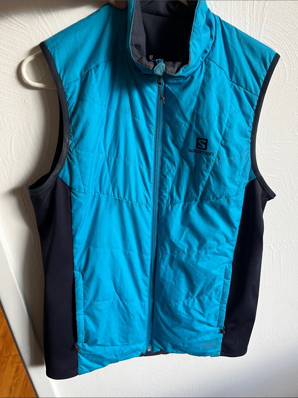 Salomon men’s blue puffy vest - size medium